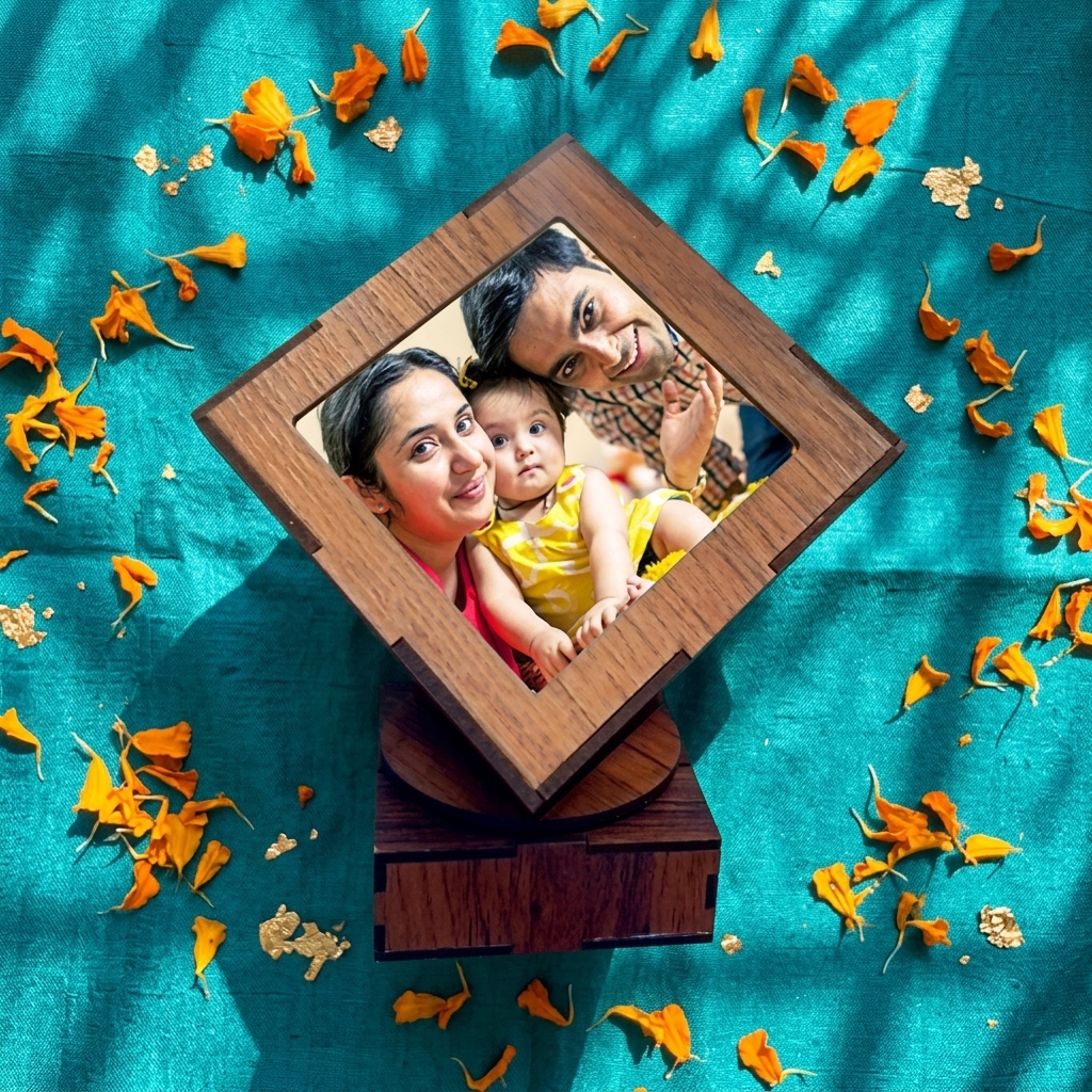 pomelli_photoshoot-1(55) Diamond-Shaped Rotating Photo Frame - Image 1