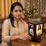 Cube Flower-Cutout Rotating Photo Lamp - Image 2